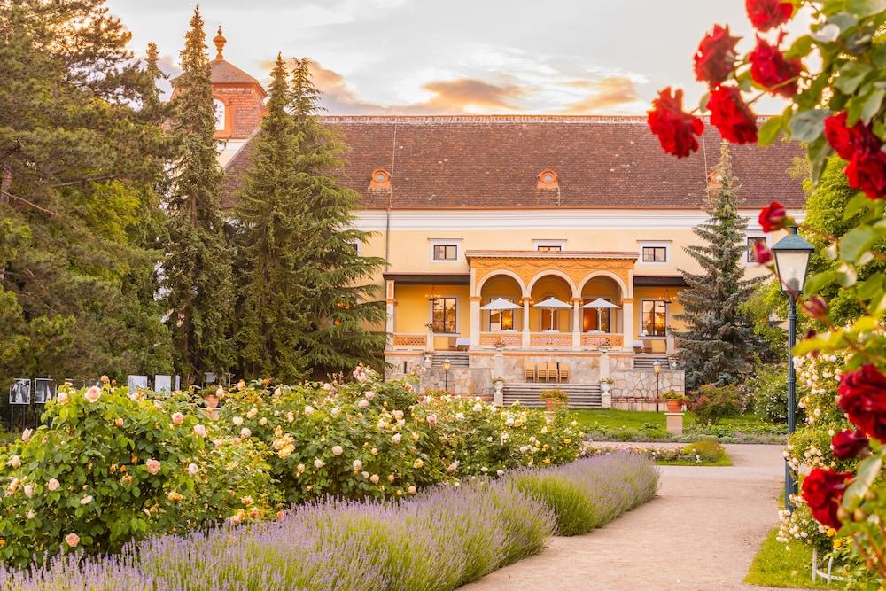 Hotel Schloss Weikersdorf Baden Ngoại thất bức ảnh