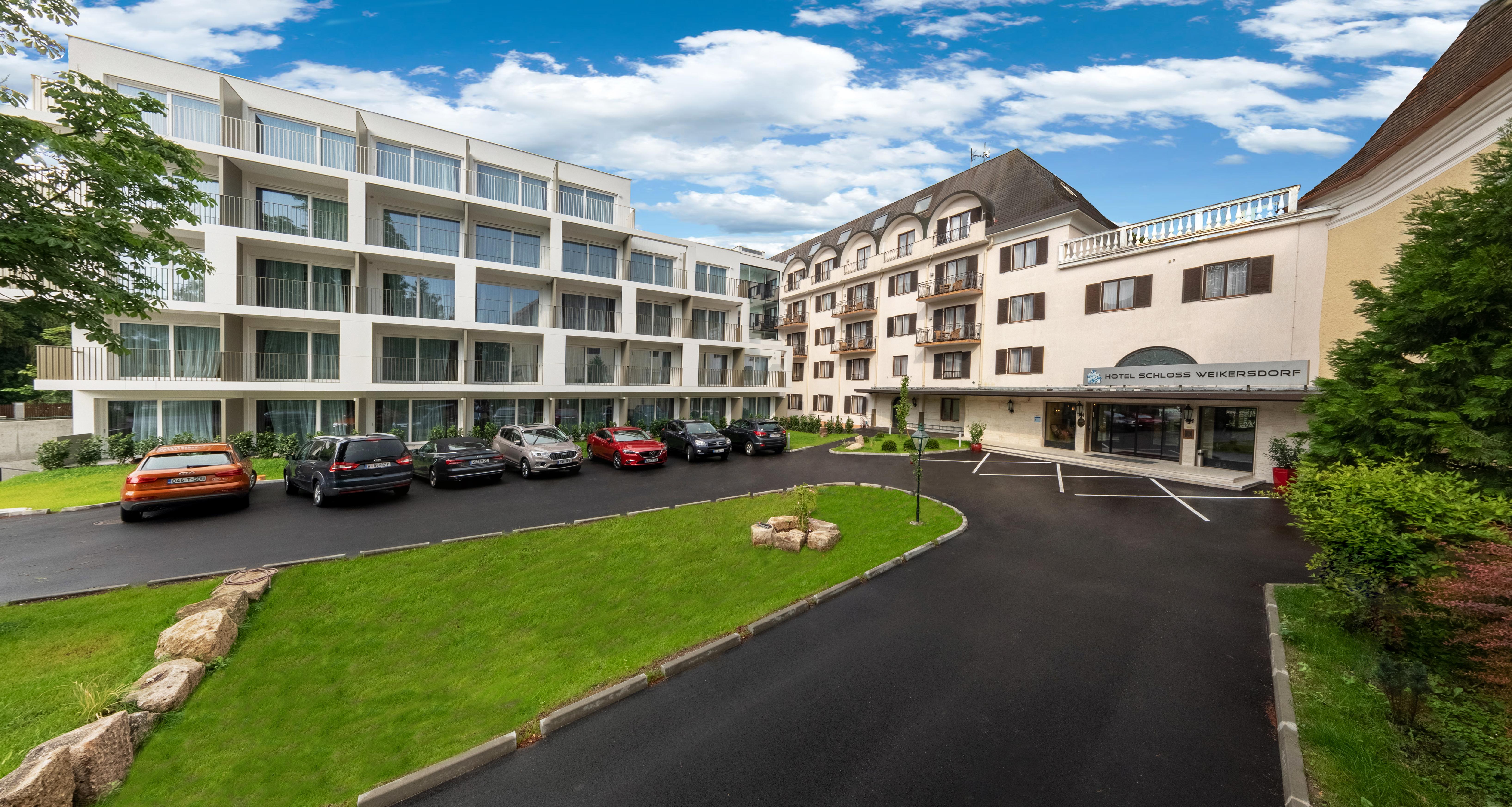 Hotel Schloss Weikersdorf Baden Ngoại thất bức ảnh