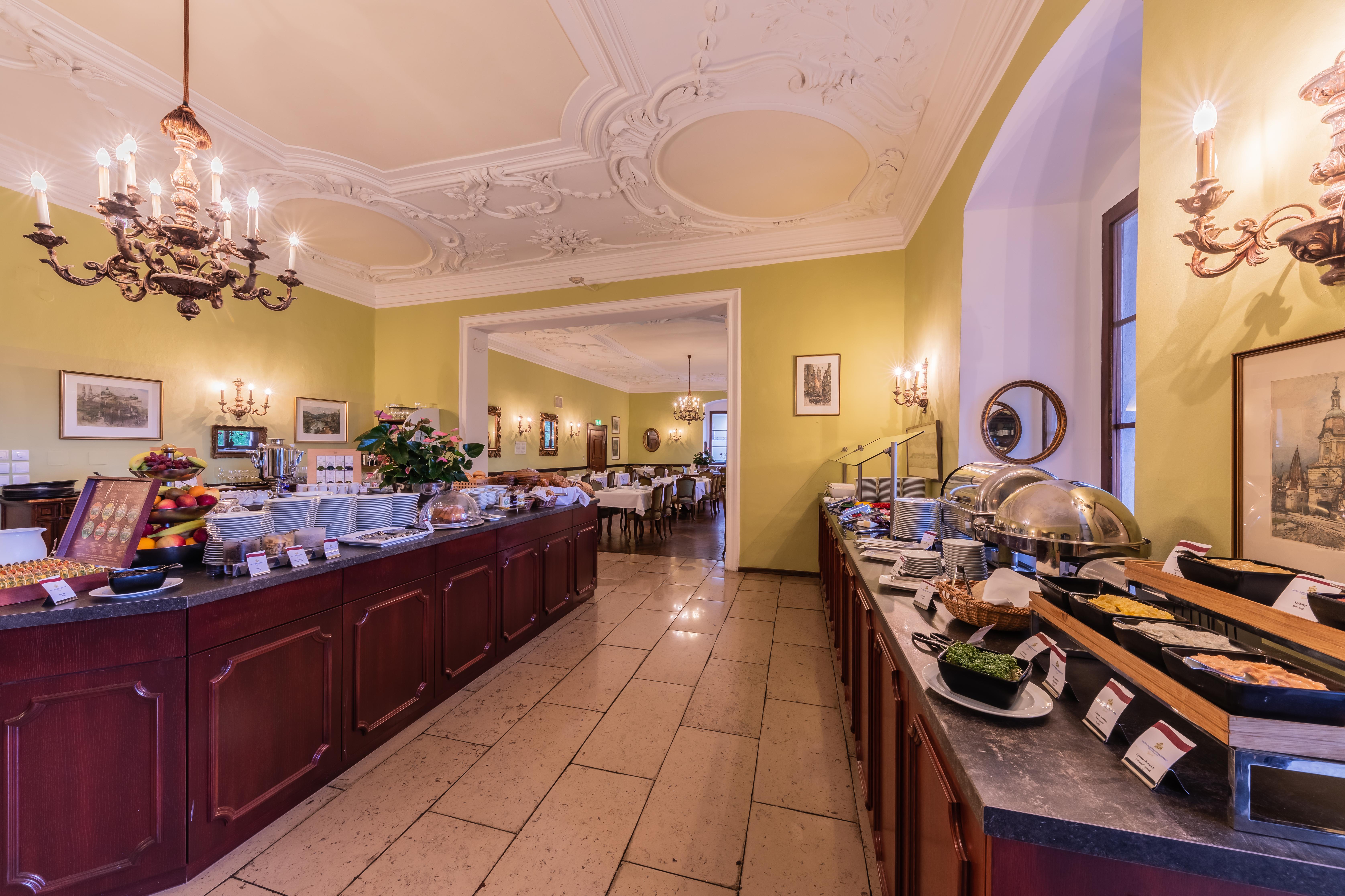 Hotel Schloss Weikersdorf Baden Ngoại thất bức ảnh