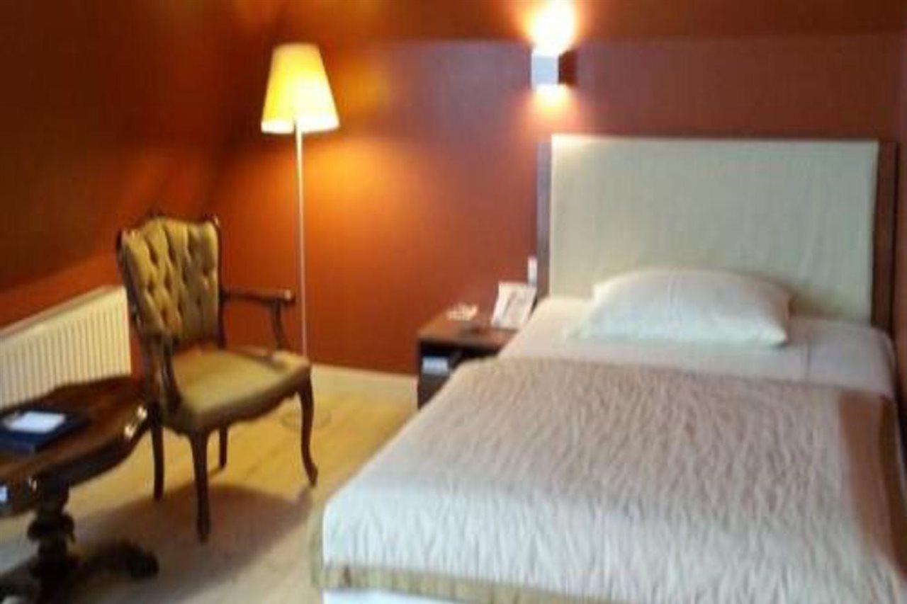 Hotel Schloss Weikersdorf Baden Ngoại thất bức ảnh