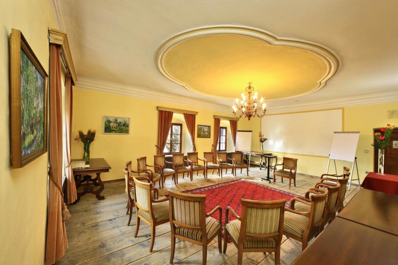 Hotel Schloss Weikersdorf Baden Ngoại thất bức ảnh