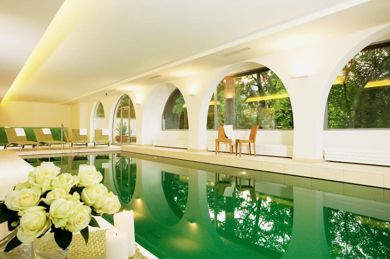 Hotel Schloss Weikersdorf Baden Ngoại thất bức ảnh