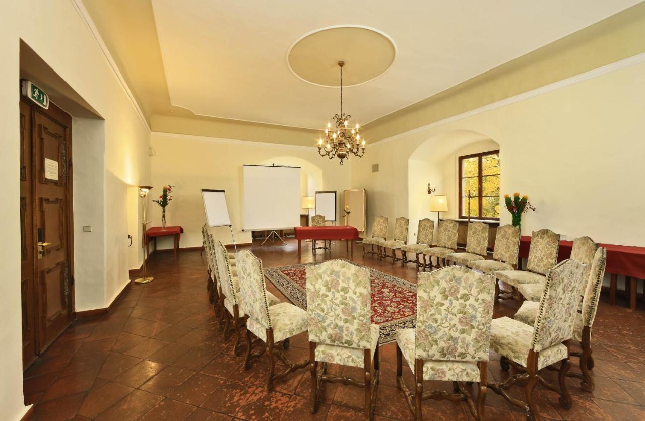Hotel Schloss Weikersdorf Baden Ngoại thất bức ảnh