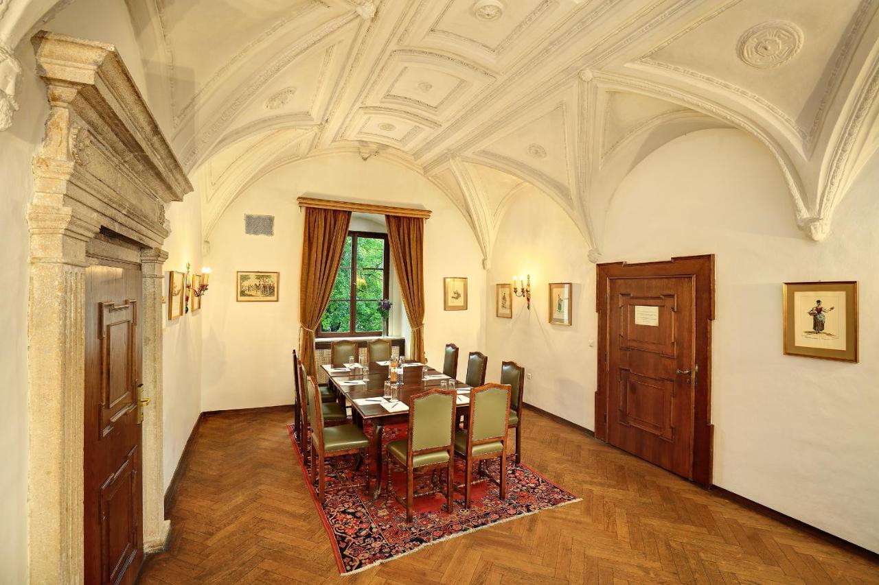 Hotel Schloss Weikersdorf Baden Ngoại thất bức ảnh